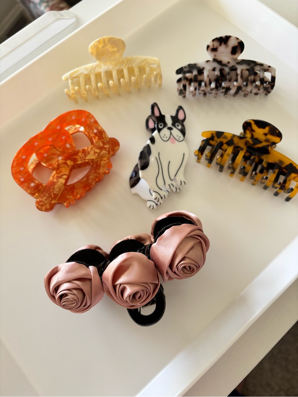 Claw Clip Accessory Bundle | Pretzel, Bulldog, Floral & marbled | 6 Pieces - Picture 4 of 5